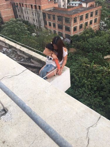 新澳门今晚开奖结果号码查询表和女子为寻死杀害邻居与女子为寻死杀害邻居视频